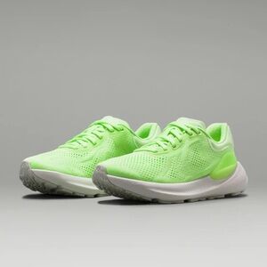 Lululemon Womens Beyondfeel Running Shoe
Green Freeze / Light Vapor